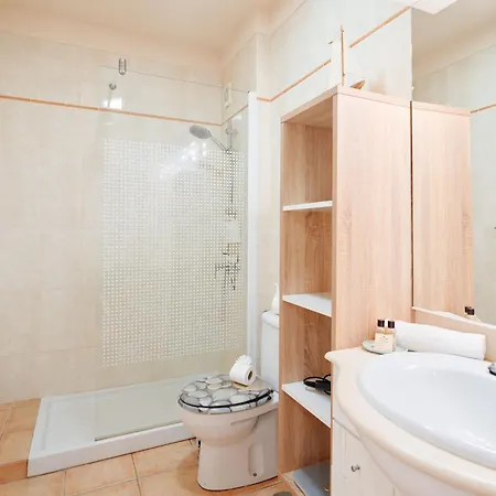 Oasis De Lia -puerto Santiago 푸에르토 데 산티아고